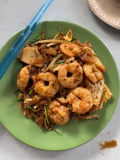 Under The Tree Char Koay Teow — dish