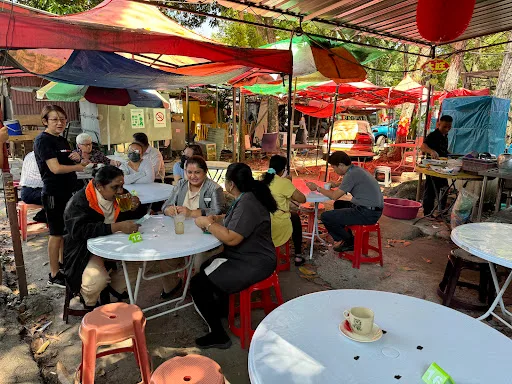 Under The Tree Laksa — interior