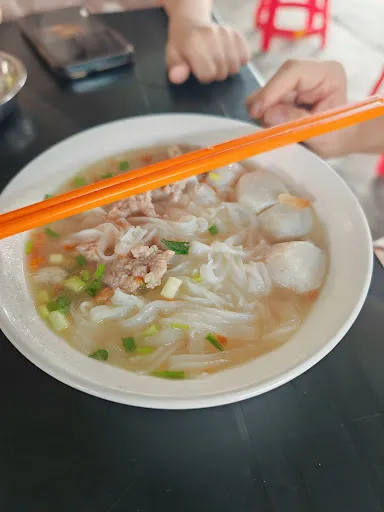 Under The Tree Koay Teow Th'ng — dish