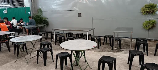 Village Fish Head Beehoon — interior