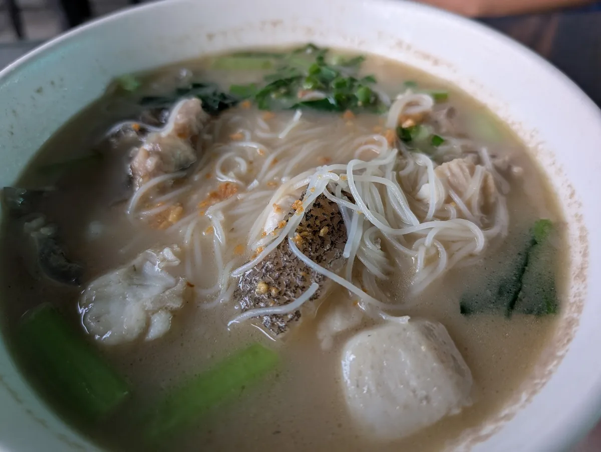 Fish head bee hoon soup