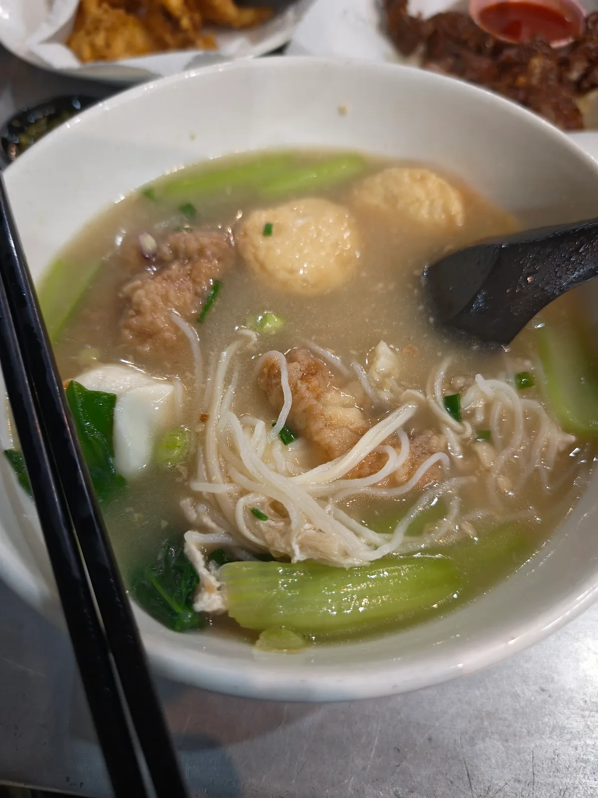 Fried fish bee hoon soup