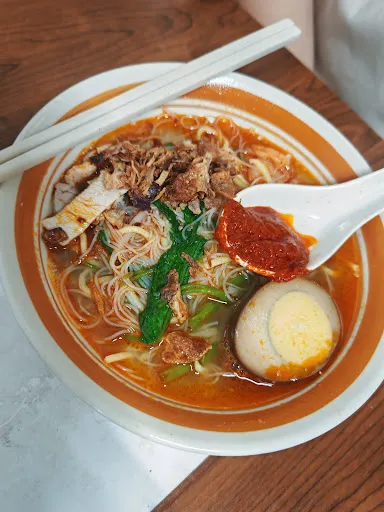 WAH! HOKKIEN MEE — dish