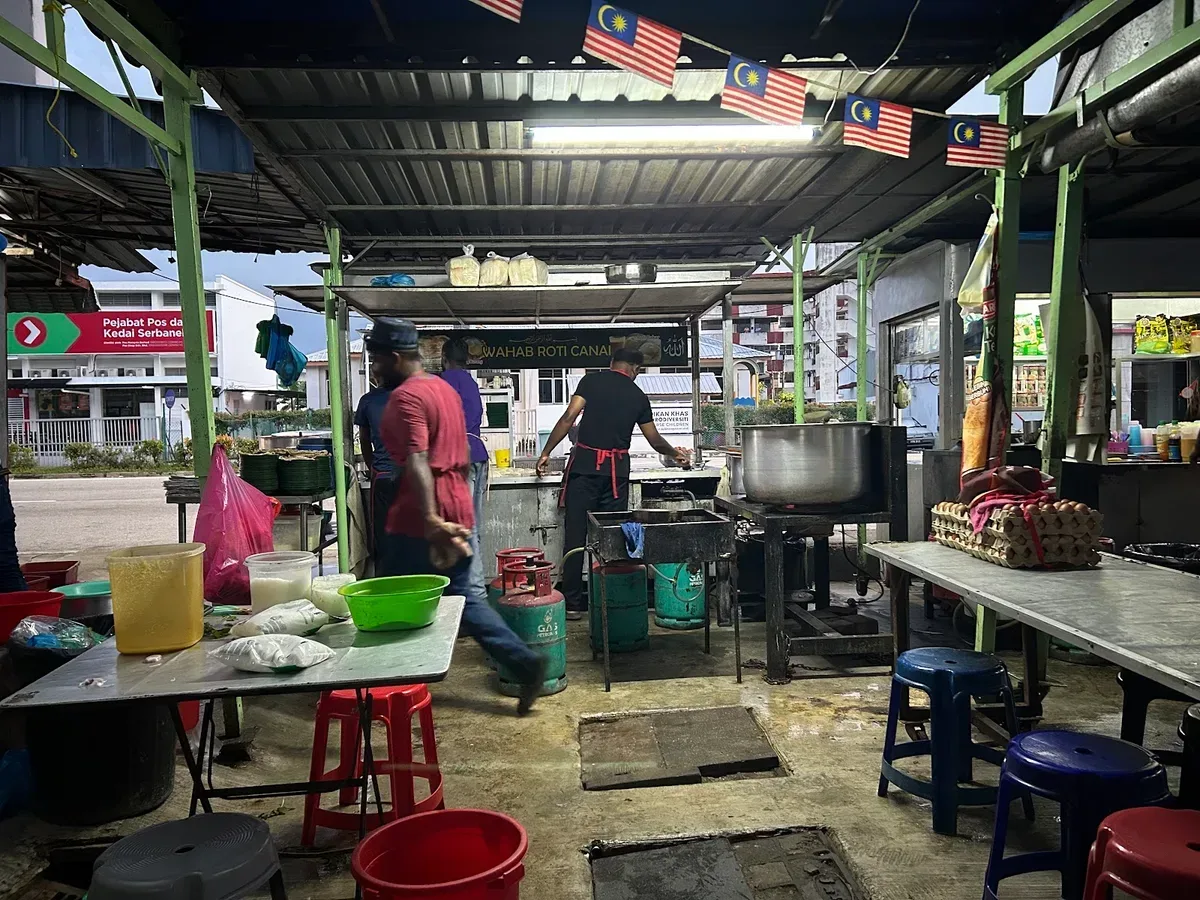 Wahab Roti Canai — interior
