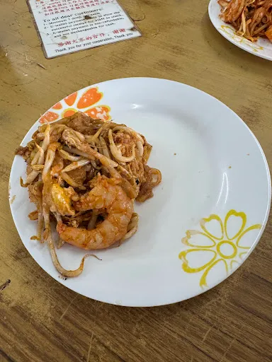 Wahong Cafe Char Koay Teow — dish