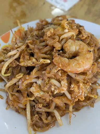Wahong Cafe Char Koay Teow — dish