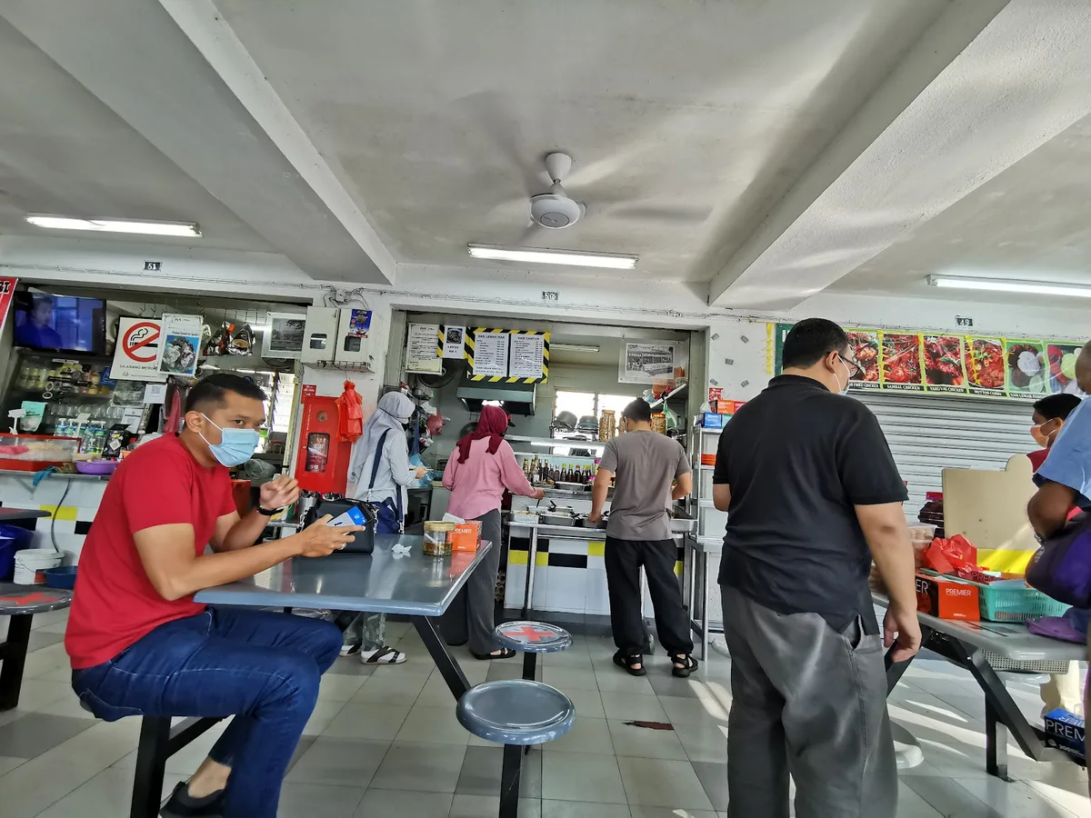Wak Nasi Lemak — interior