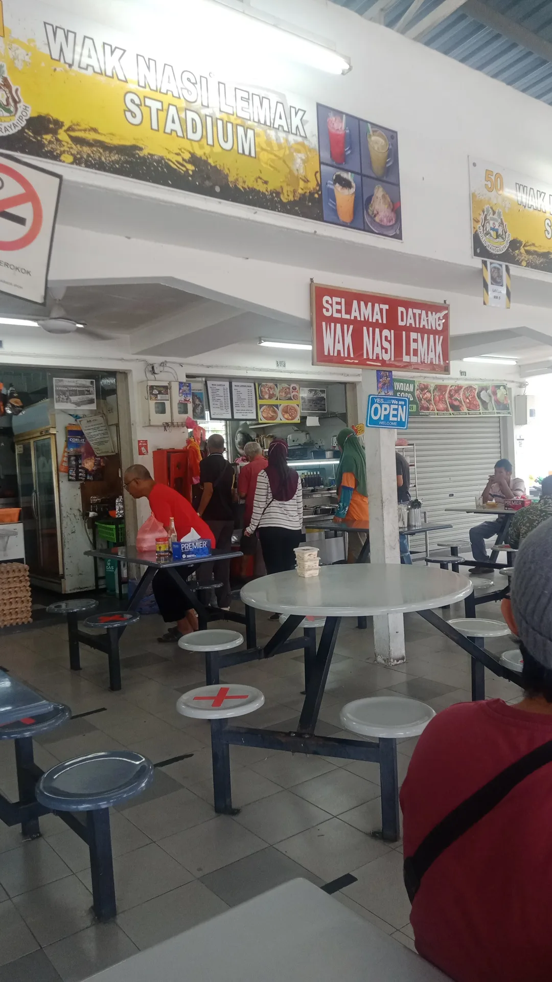 Wak Nasi Lemak — interior