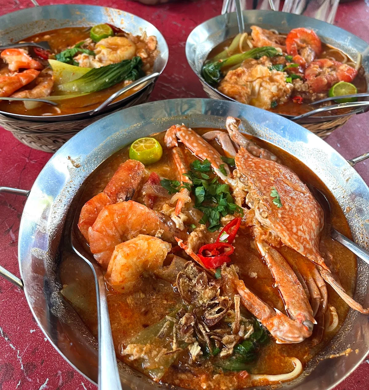 Mee udang with crab and prawns
