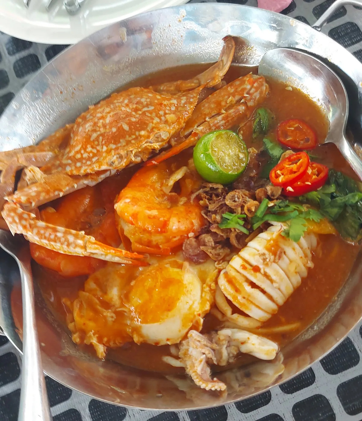 Mee udang with crab, prawns, squid and egg
