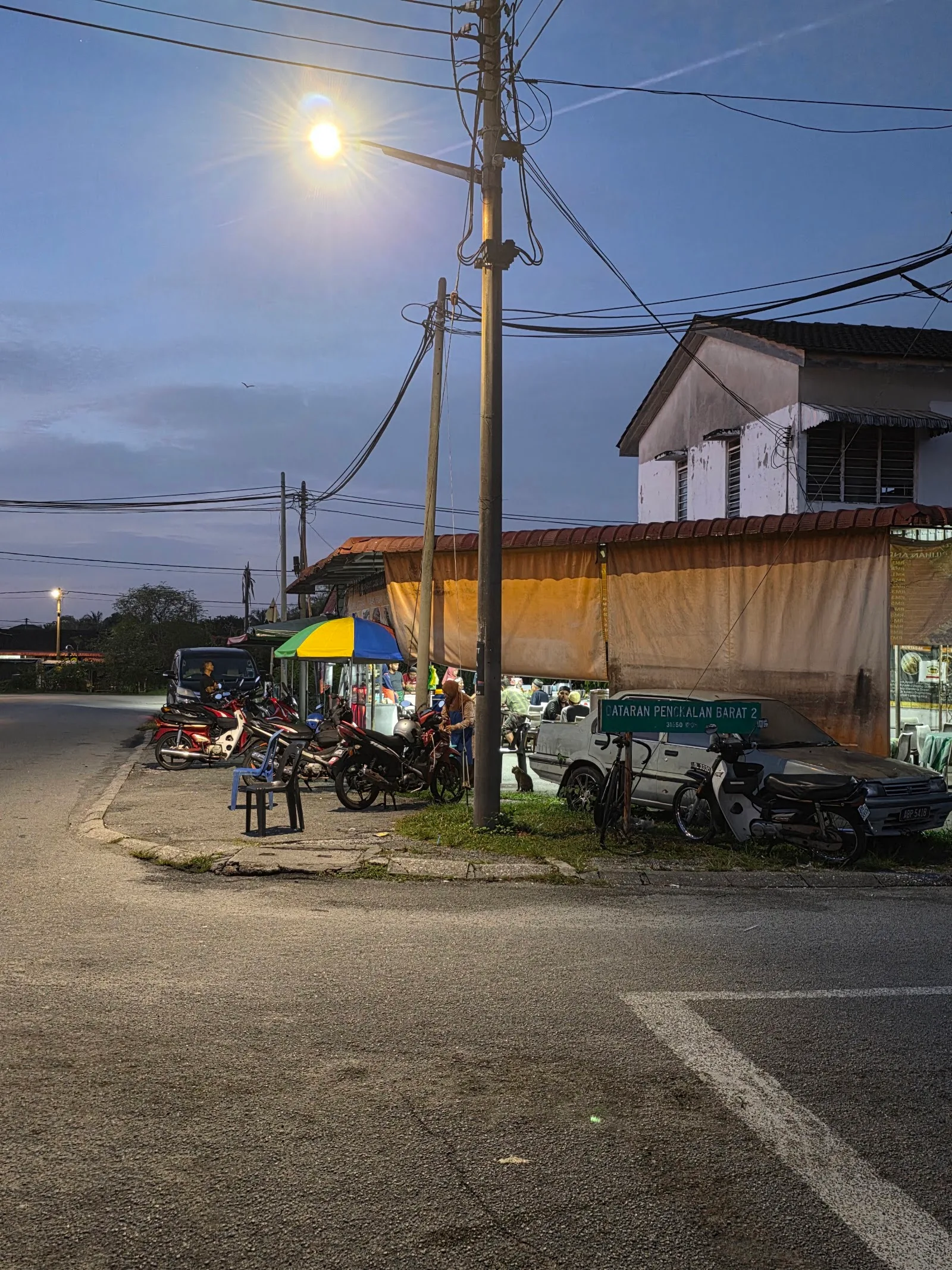 Warung Roti Canai Ijam — exterior