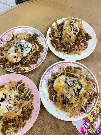 Wei Xiang Duck Egg Charcoal Char Koay Teow — signature dish