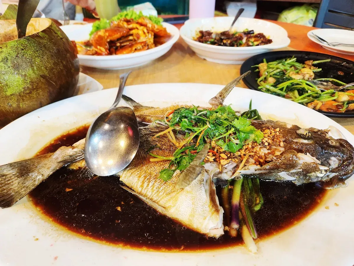 Weld Quay (Tree Shade) Da Shu Xia Seafood House — signature dish