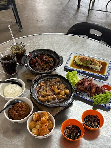 WEN HUA BAK KUT TEH 巴生文化肉骨茶 — signature dish