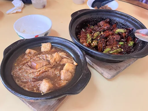 WEN HUA BAK KUT TEH 巴生文化肉骨茶 — signature dish