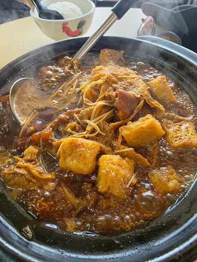 WEN HUA BAK KUT TEH 巴生文化肉骨茶 — signature dish