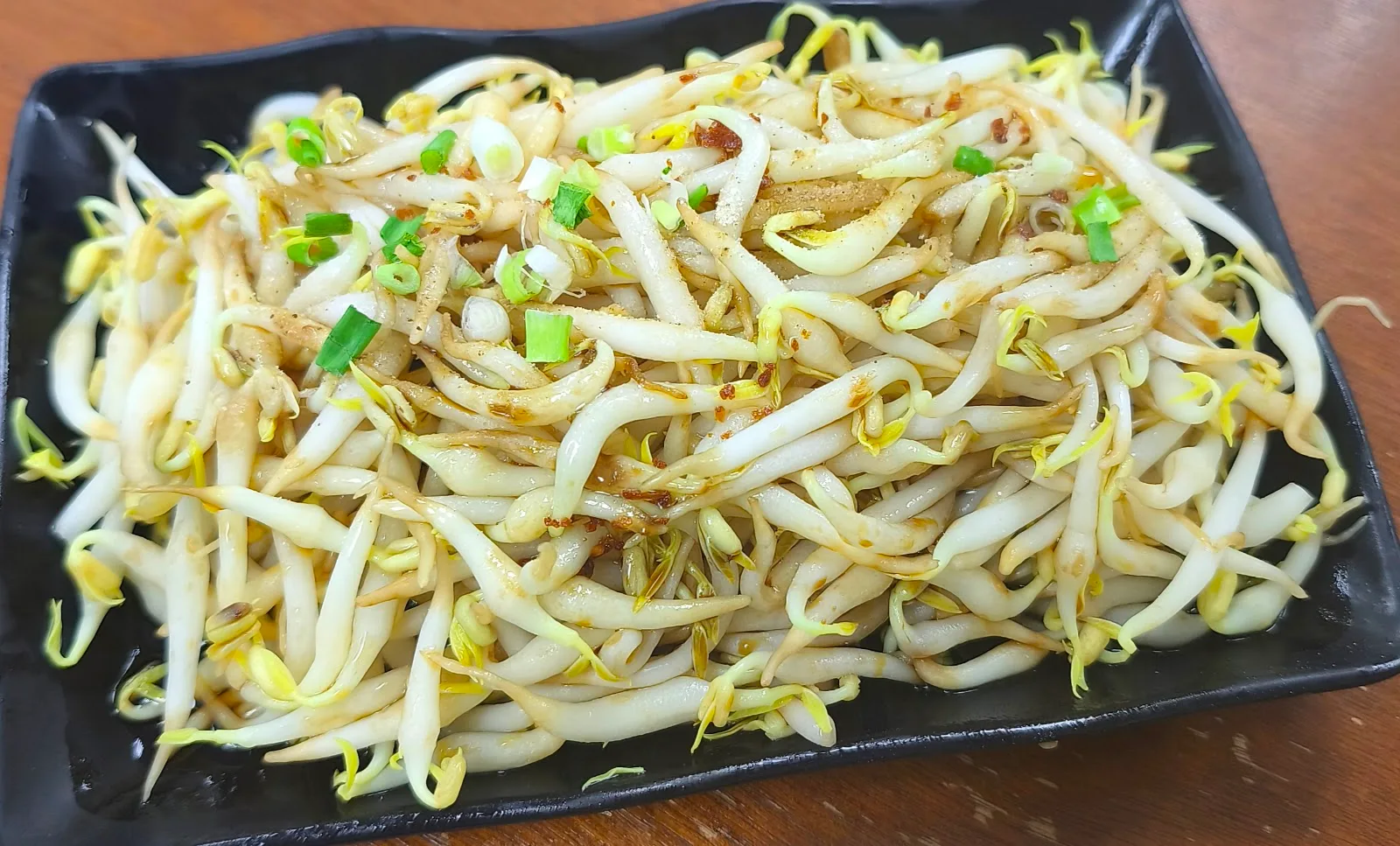 Weng Hwa Chicken Rice 荣华烧腩芽菜鸡 — dish
