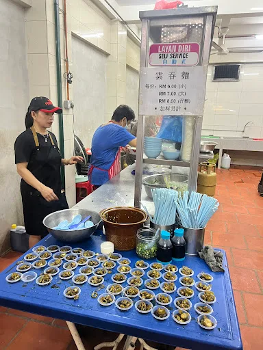 White Wan Tan Mee (大山脚闻名白云吞面) — interior