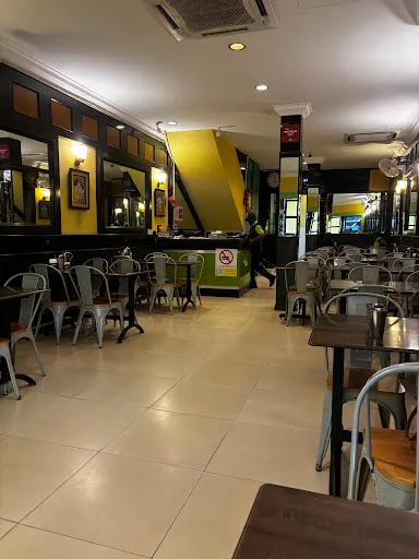 Woodlands Vegetarian Restaurant — interior