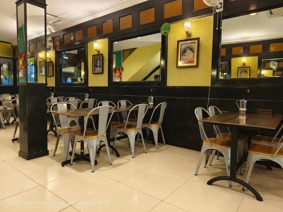 Woodlands Vegetarian Restaurant — interior