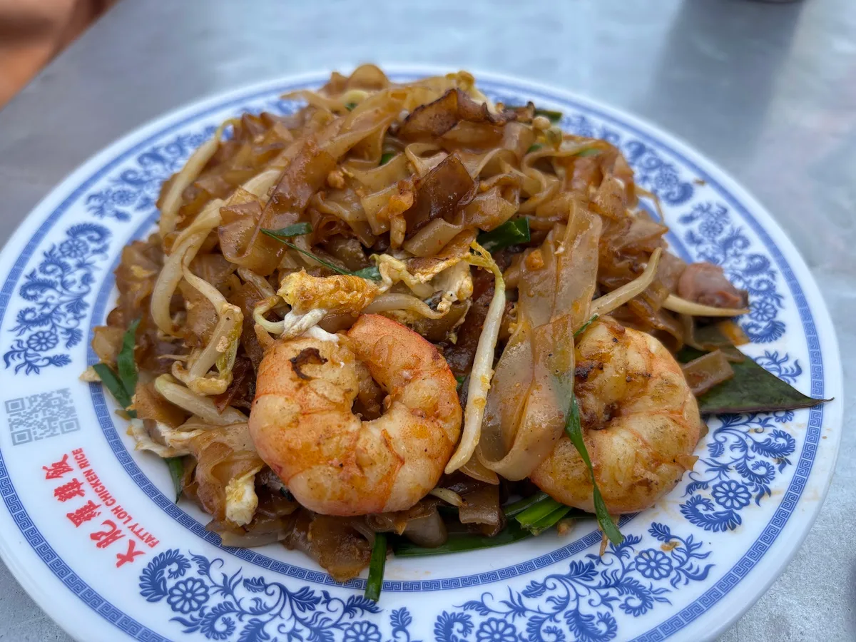 Char koay teow with prawns