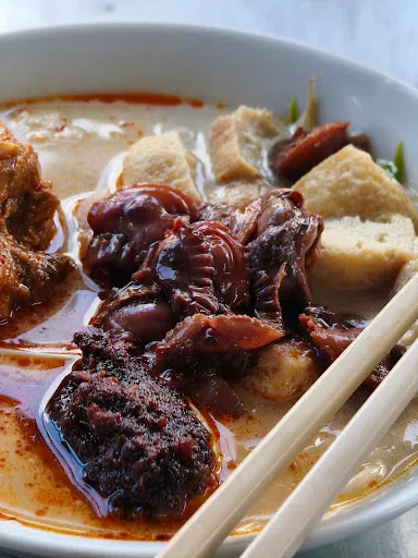 Xen Teck Cafe Curry Mee — dish