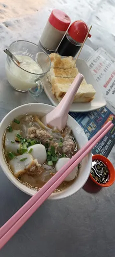 Xen Teck Cafe Curry Mee — dish