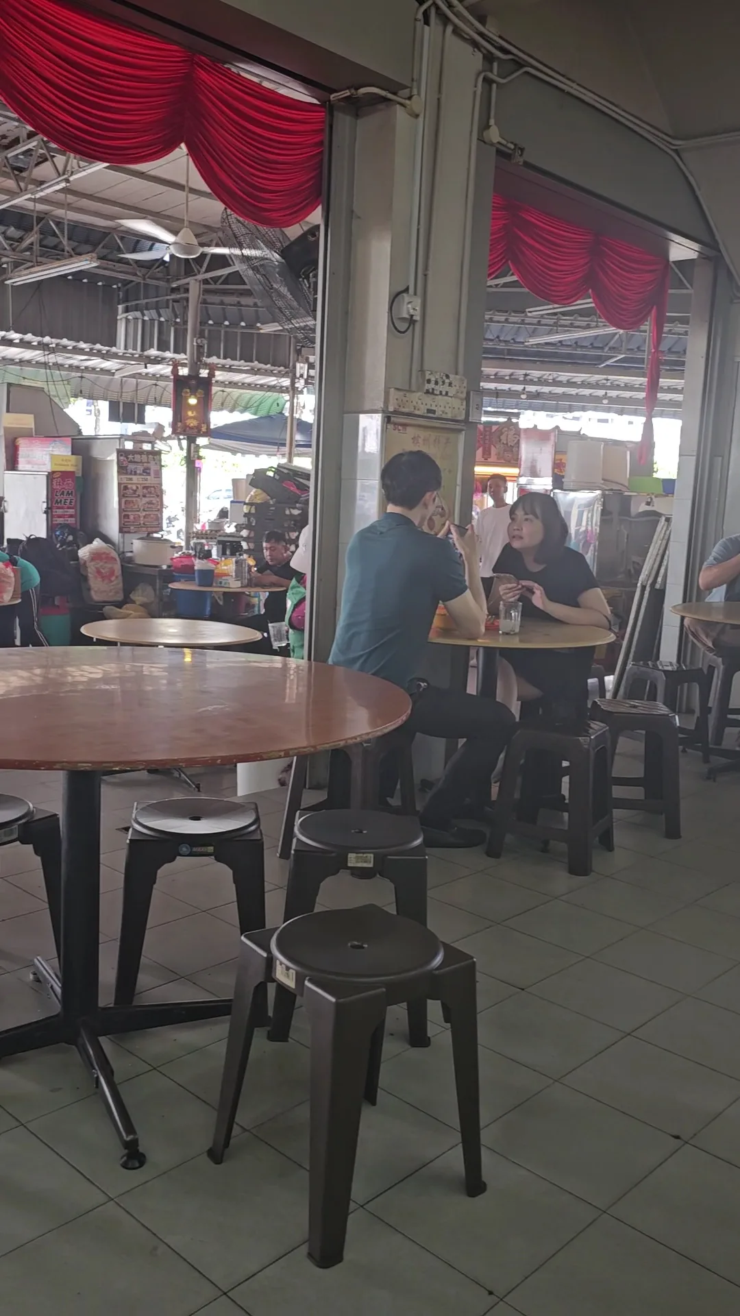 Xin Soon Curry Mee — interior