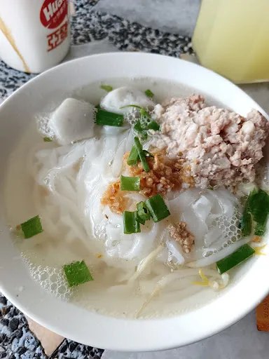 Xin Yuan Lemon Koay Teow Tng — dish