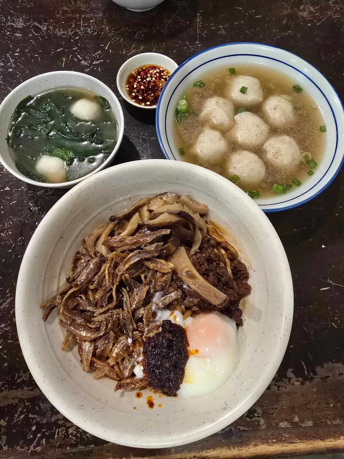 Chilli pan mee with fishball soup