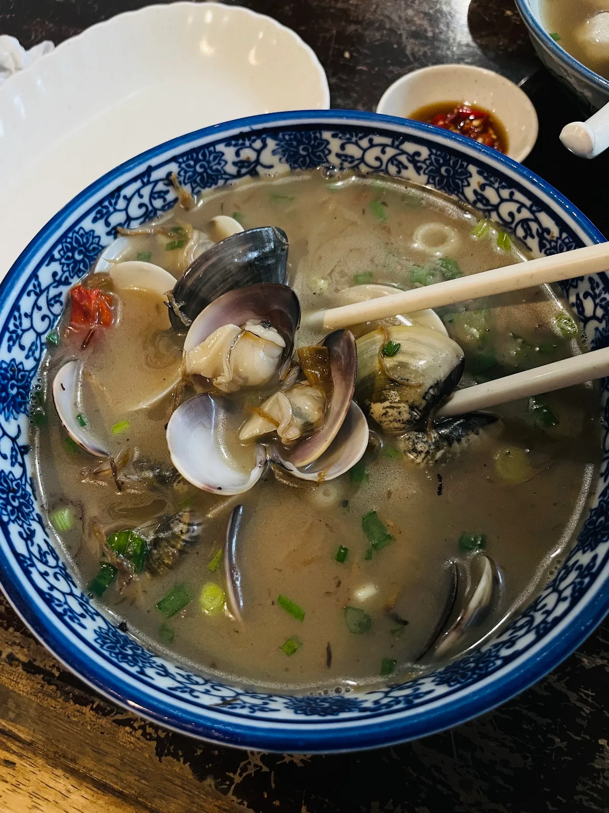 Clam pan mee soup