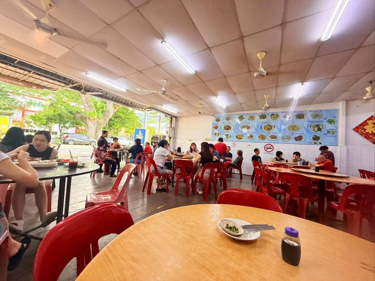 Yean Yean Restaurant — interior
