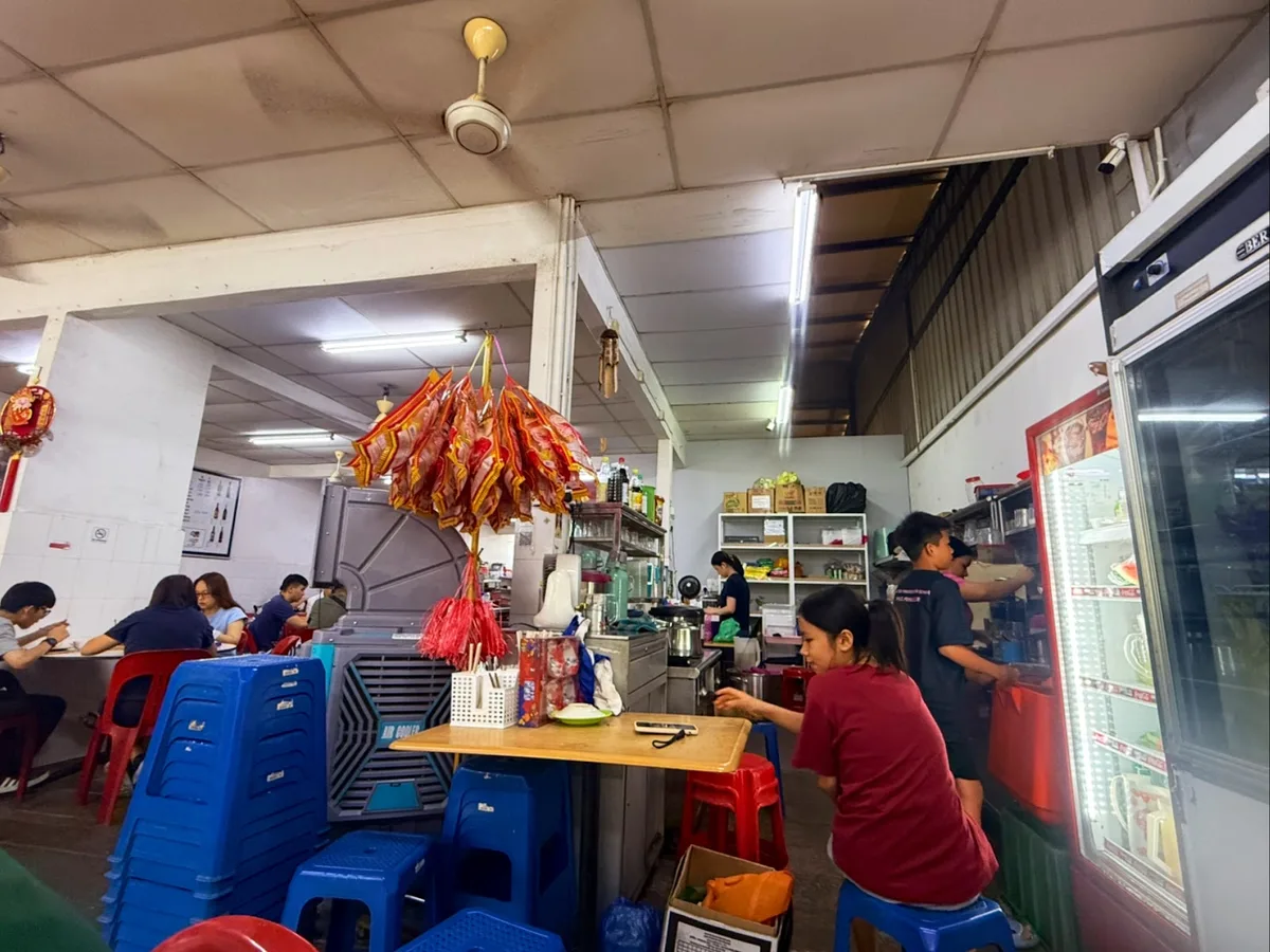 Yean Yean Restaurant — interior