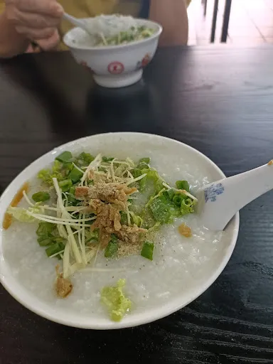 Yee Sang Kai Chok Cafe — dish
