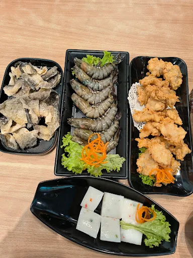 Yi Bing Qing Fish Head Steamboat — signature dish