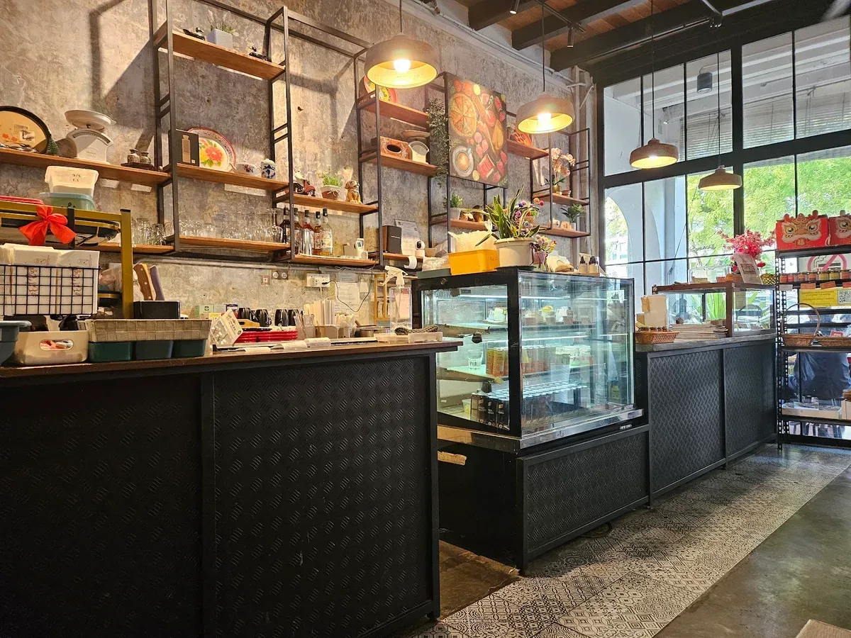 Yin's Sourdough Bakery and Cafe (Penang) — interior