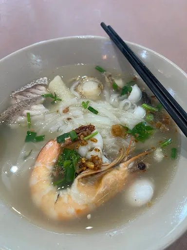 Prawn noodle soup
