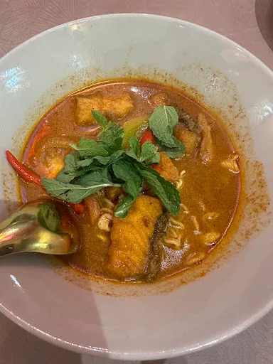 Curry fish noodle