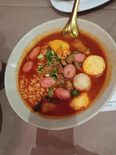 Tom yam fishball soup