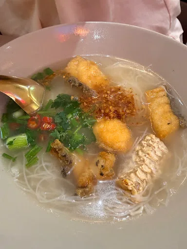 Fried fish beehoon soup