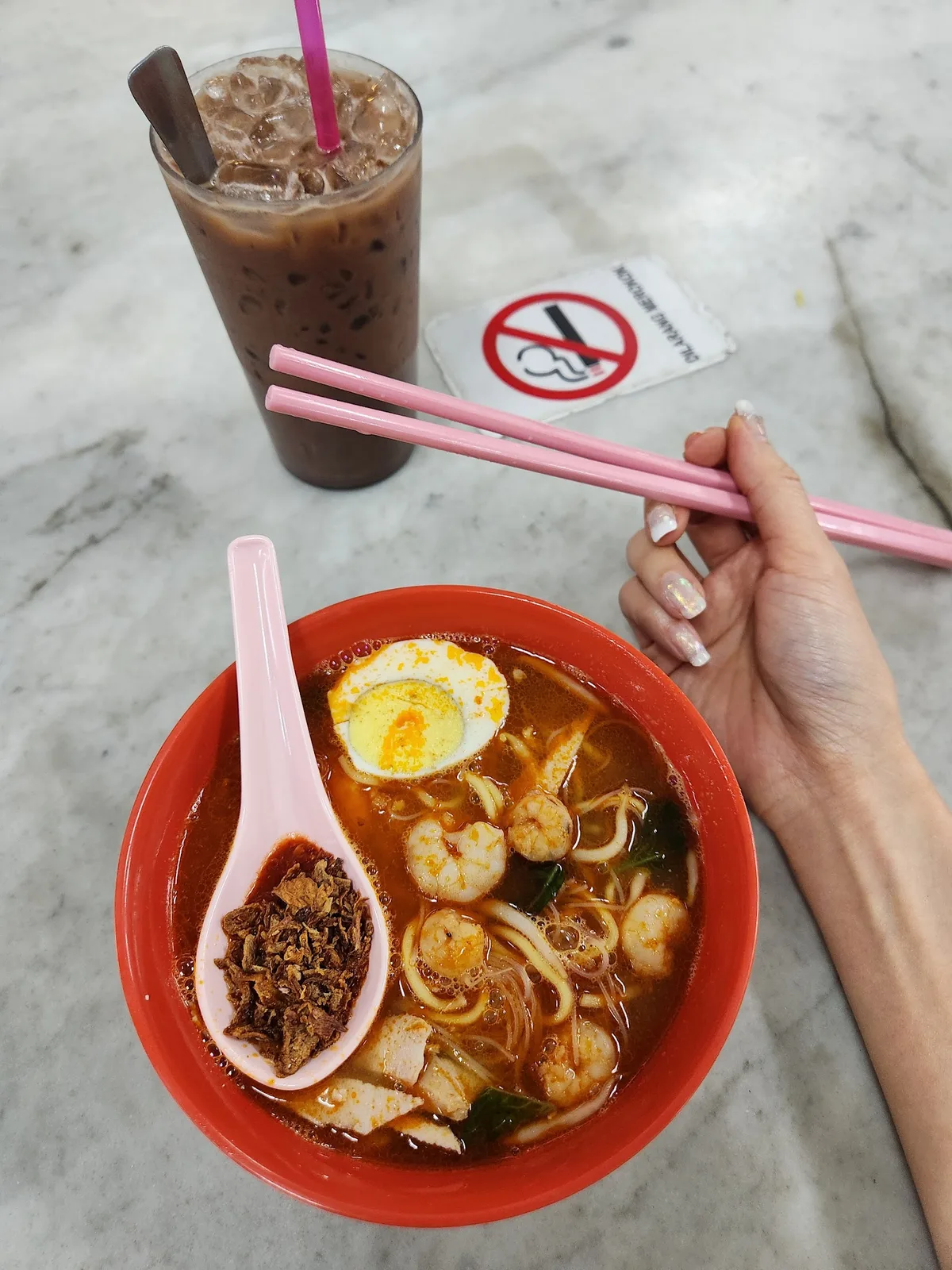 Hokkien mee with egg and iced Milo