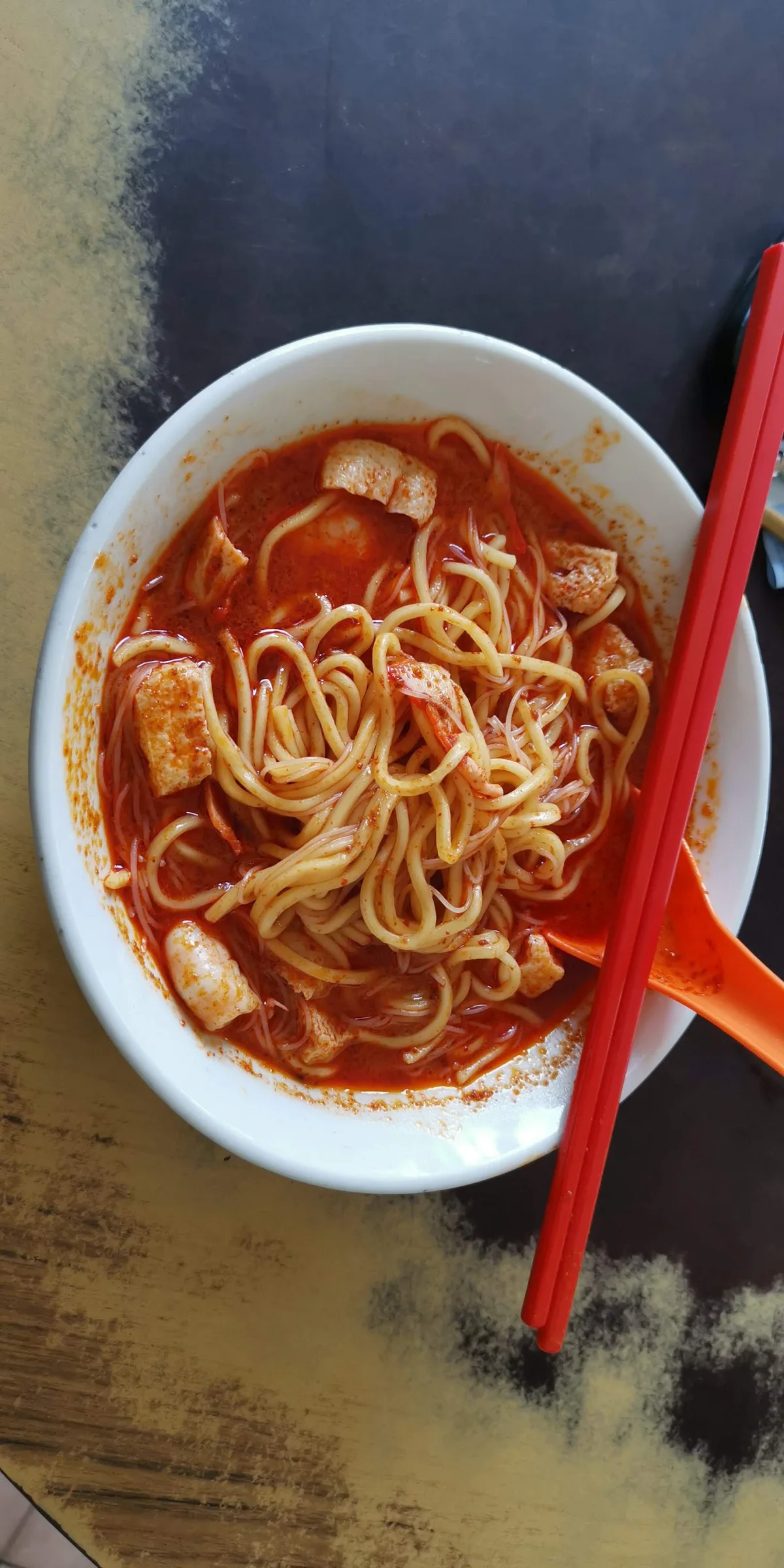 Hokkien mee in red prawn broth