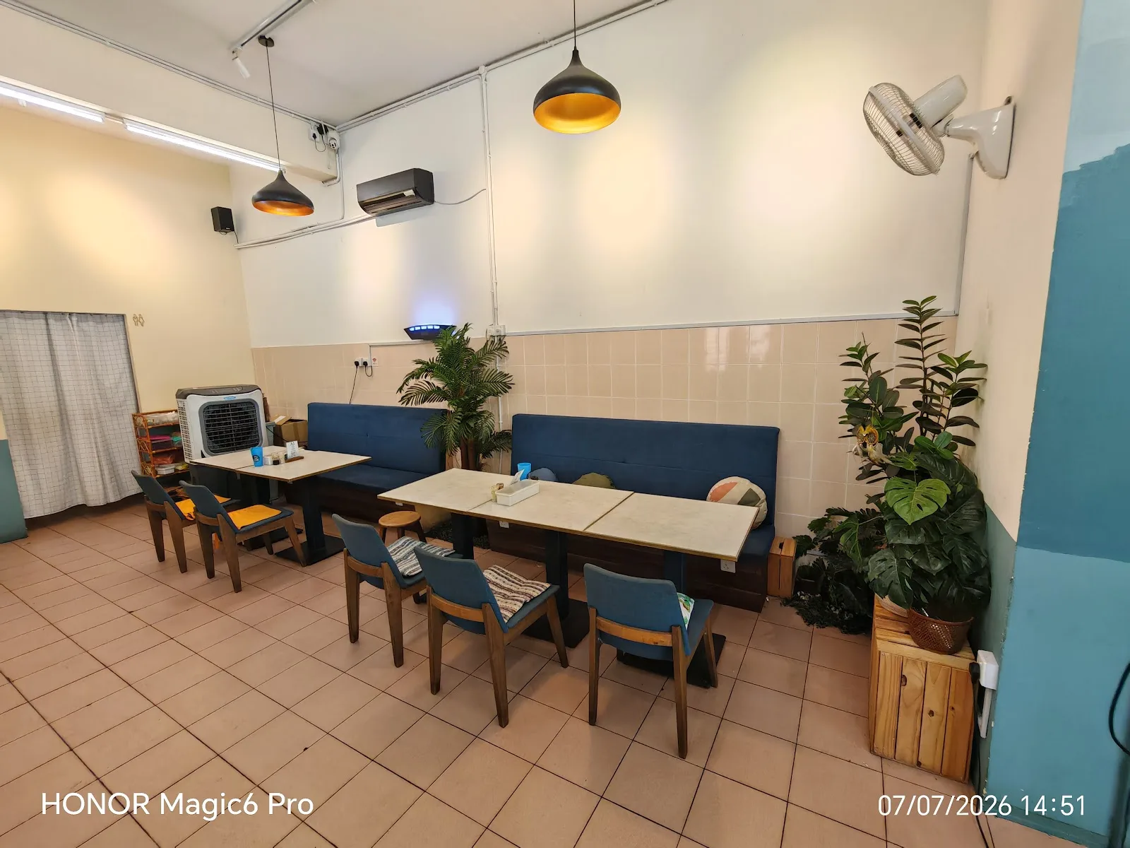 YLQ Kopitiam — interior