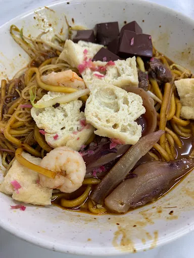 Yoo White Curry Mee is Yummy — dish