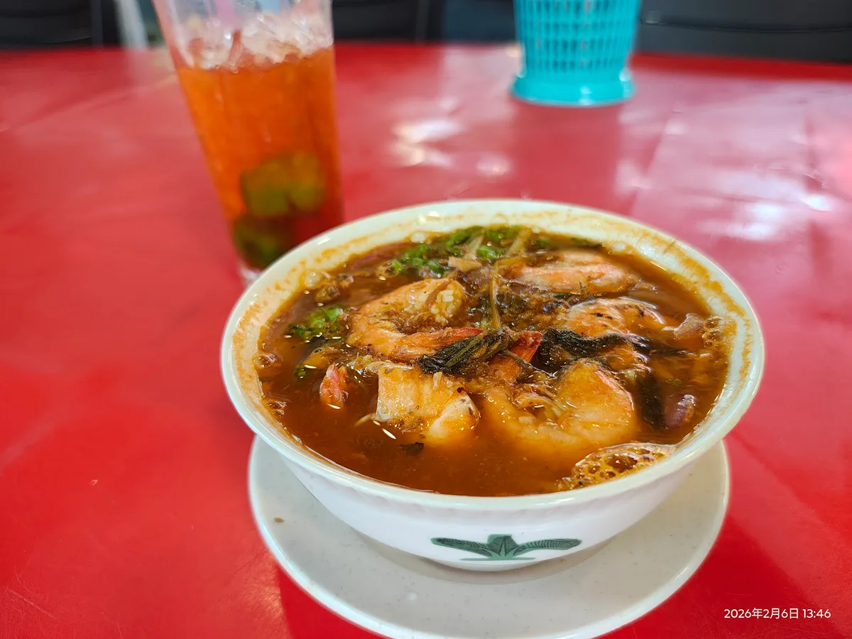 Laksa with prawns