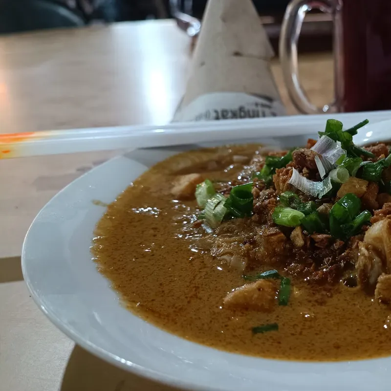 Chain Ferry Road Curry Mee — dish from the review
