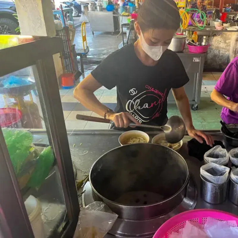 Chain Ferry Road Curry Mee — dish from the review