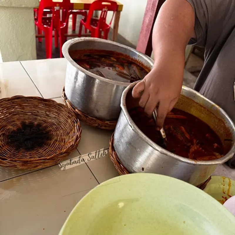 Eryna Cafe Curry Claypot — dish from the review