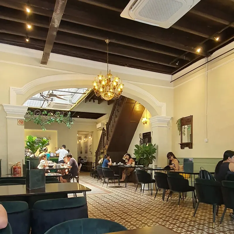 Hwa Ting Restaurant — interior