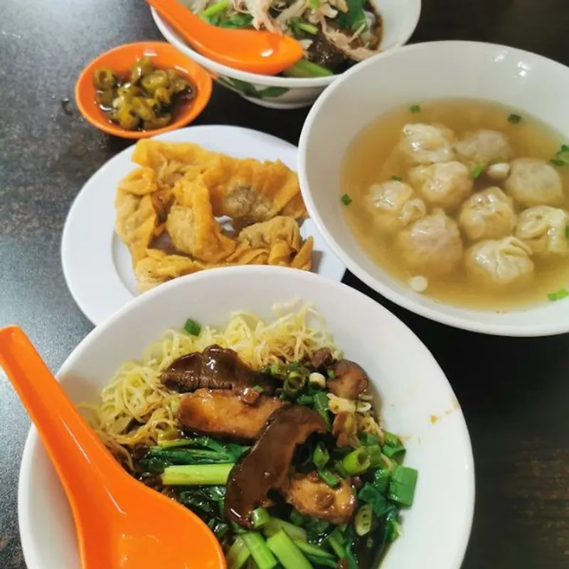 Kow Low Wantan Mee — dish from the review